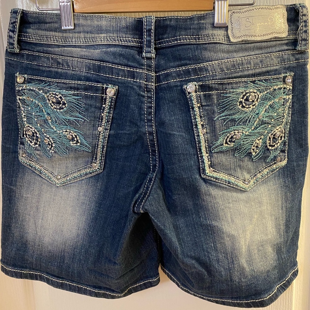 Shyanne rhinestone embroidered Jean shorts size 30